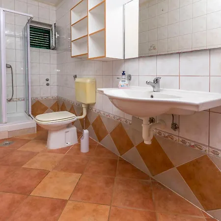 Ruzmarin - Antonija Apartment