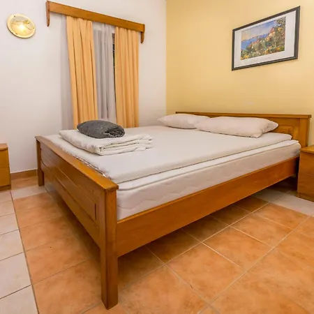 Ruzmarin - Antonija * Rogoznica (Sibenik-Knin)