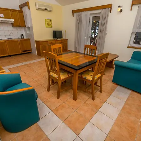 Ruzmarin - Antonija Appartement *